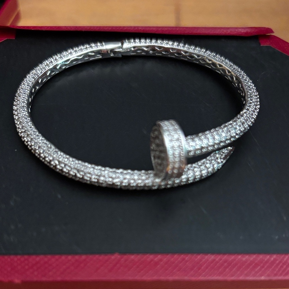 Elegant Silver Bracelet with Crystal Accents